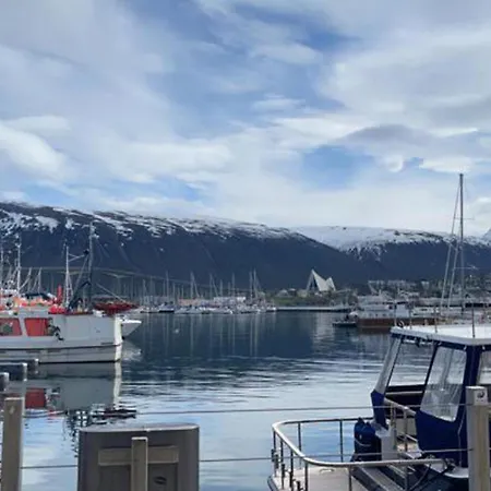 Arctic Delight 4-Bed Apartment In Tromso
